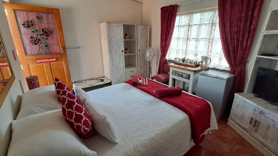 6 Bedroom Property for Sale in Parys Free State
